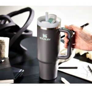 Stanley 30oz Flow State Quencher Tumbler - Charcoal